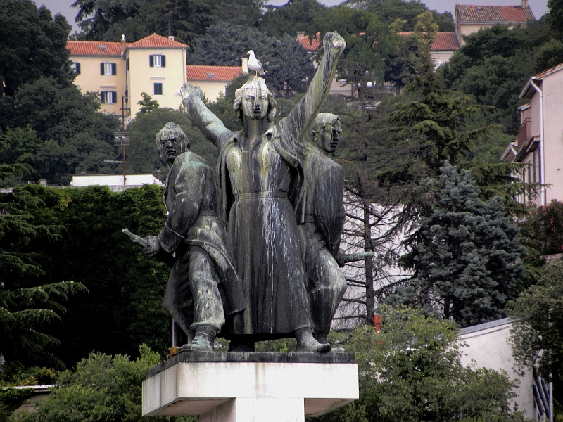 istria2009 136.jpg - Rijeka - pomnik marynarzy